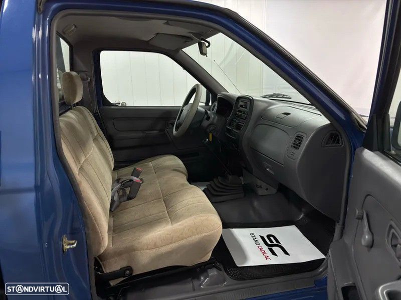 Nissan Pick-Up D22 4x2 3 LUGARES - 9
