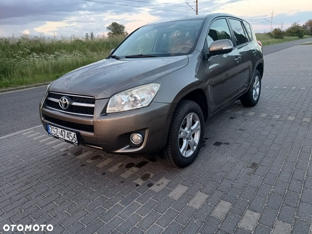Toyota RAV4 - 1