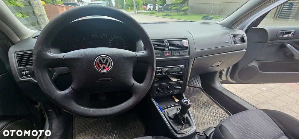 Volkswagen Golf - 5