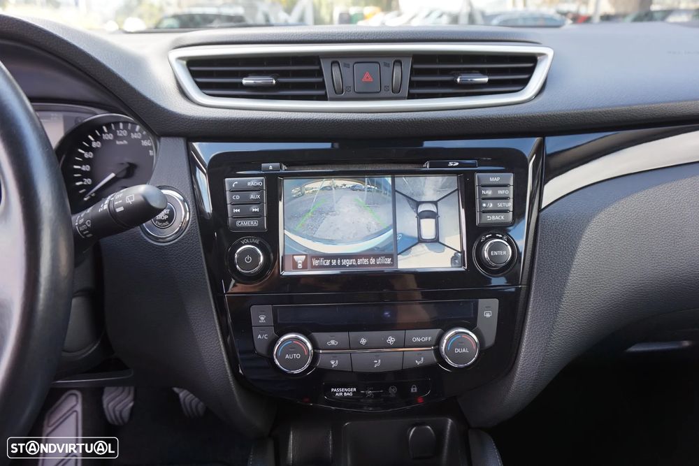 Nissan Qashqai 1.5 dCi N-Connecta 18 - 29