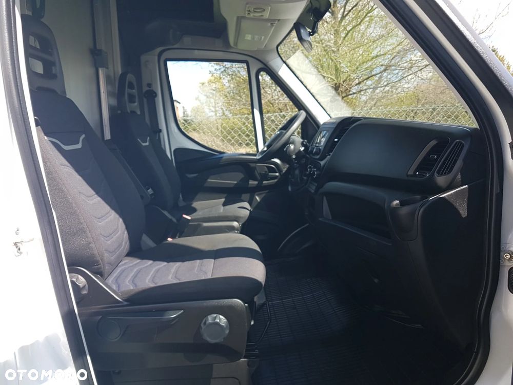 Iveco DAILY KONTENER NISKOPODŁOGOWY 4,43x2,23x2,42 SKLEP FOODTRUCK BAR KLIMA KONIOWÓZ KAMPER - 25
