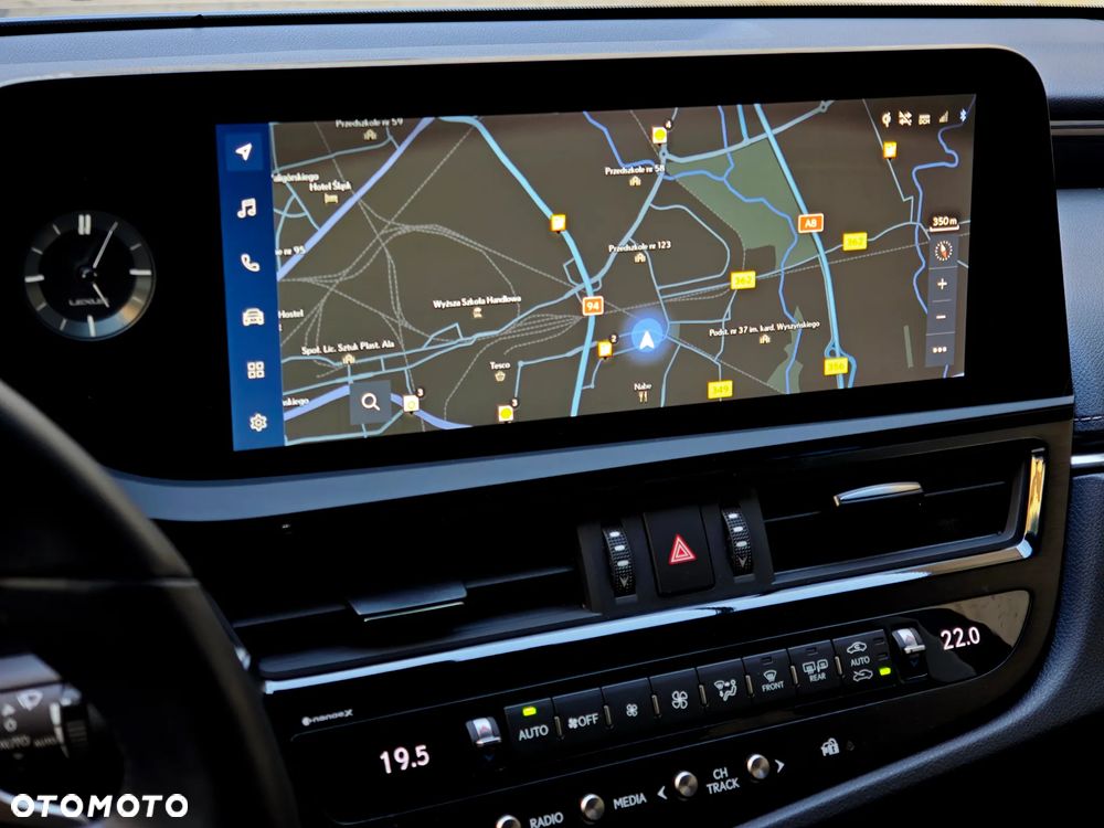 Lexus ES 300h Business Edition - 25