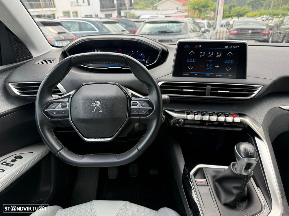 Peugeot 5008 1.5 BlueHDi Allure - 18