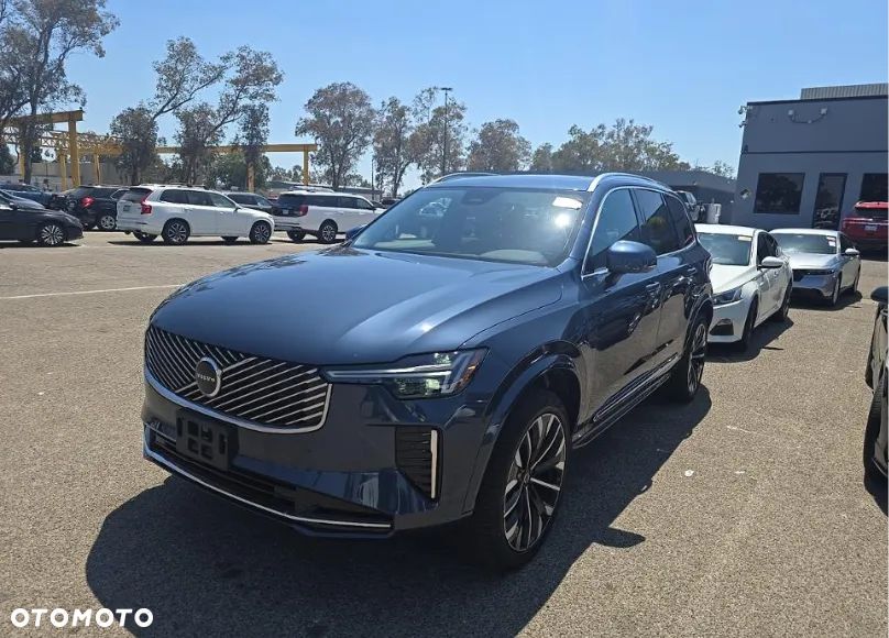 Volvo XC 90 - 1