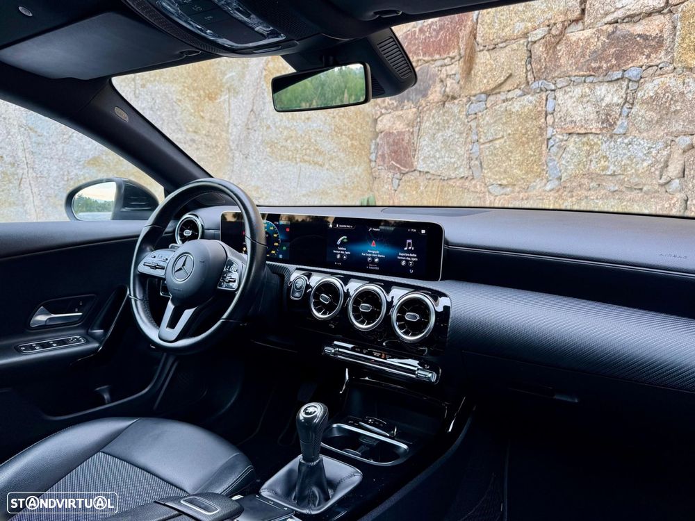 Mercedes-Benz CLA 180 d Shooting Brake Urban - 14