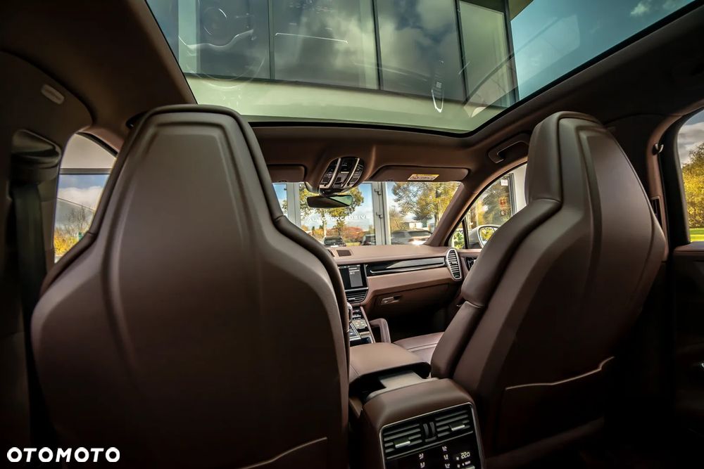 Porsche Cayenne - 2