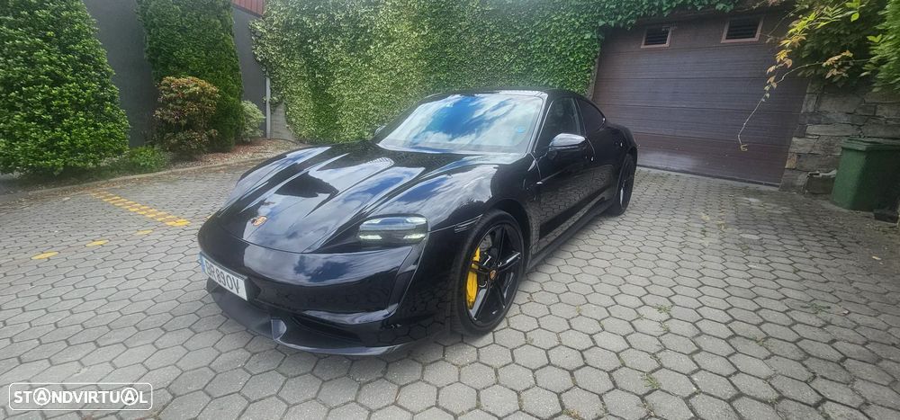 Porsche Taycan Turbo S - 7