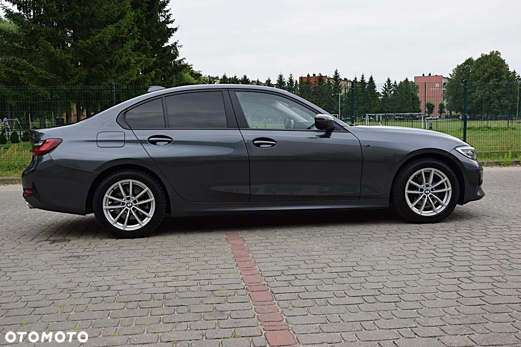 BMW Seria 3 318d M Sport - 6
