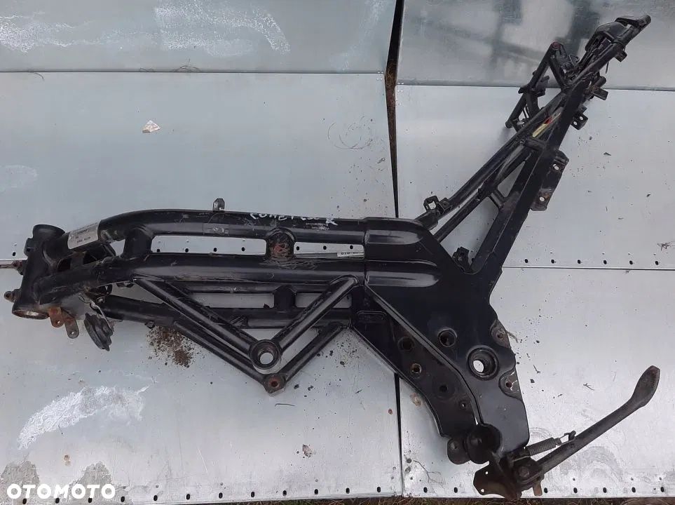 Hyosung GT 650 R 2010r rama + dokumentacja - 1