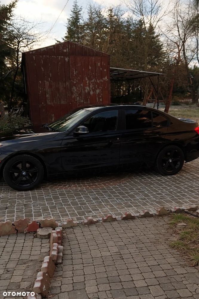 BMW Seria 3 328i Luxury Line - 8