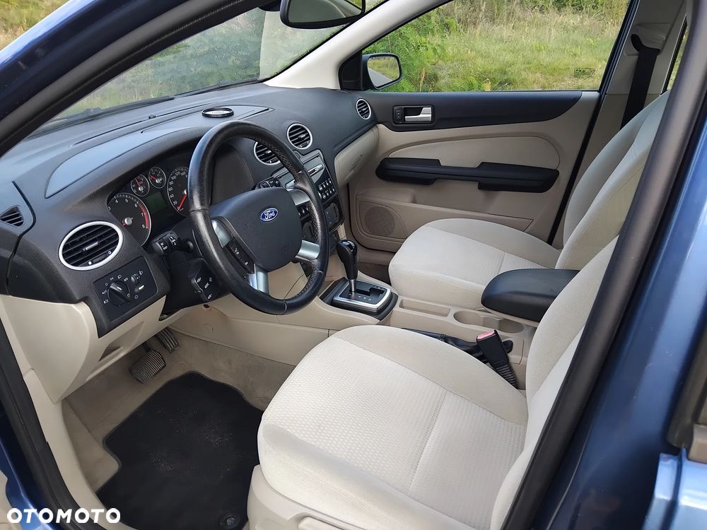 Ford Focus 1.6 Ghia - 18