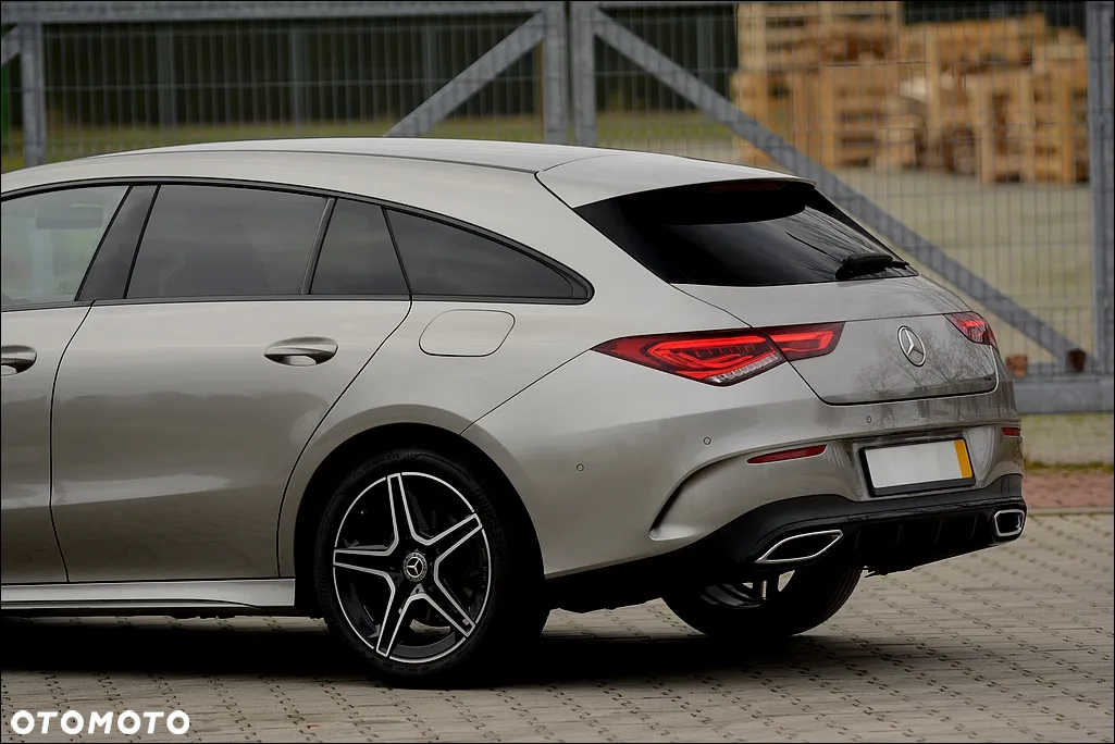 Mercedes-Benz CLA 180 Shooting Brake AMG Line - 9