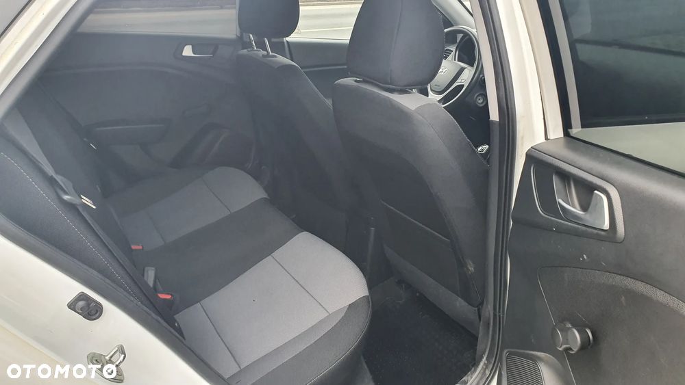 Hyundai i20 1.1 CRDi Classic + - 25