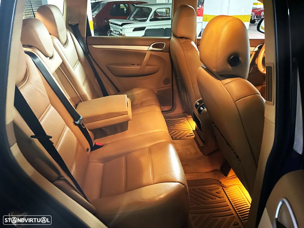 Porsche Cayenne S Tiptronic - 12