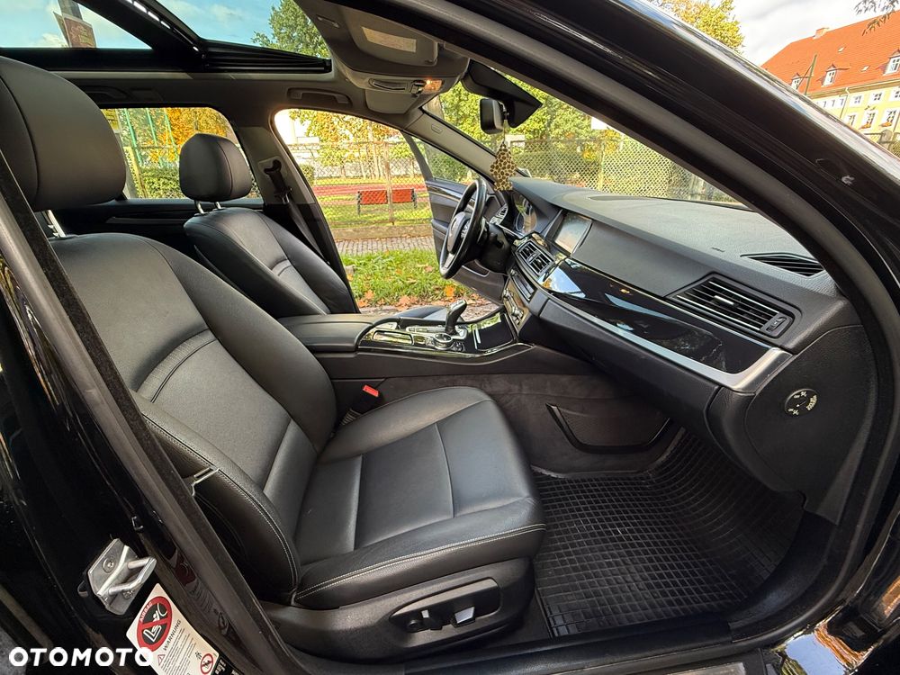 BMW Seria 5 525d Sport-Aut Modern Line - 8