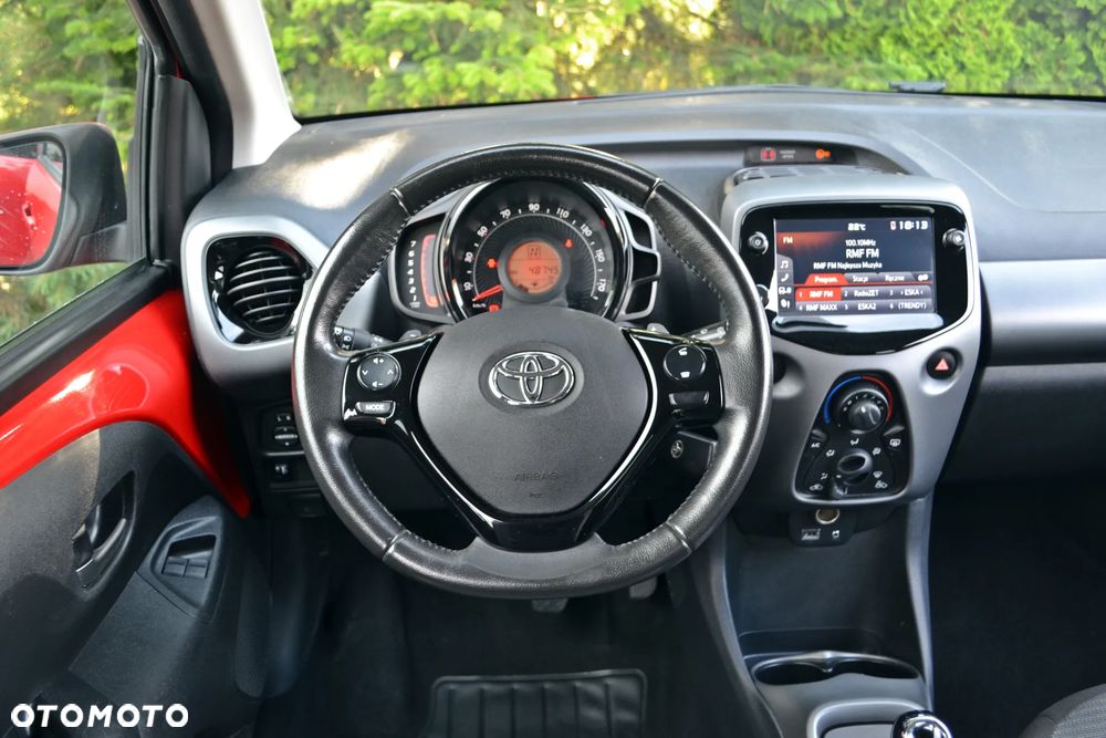 Toyota Aygo x.shift x-play connect - 21