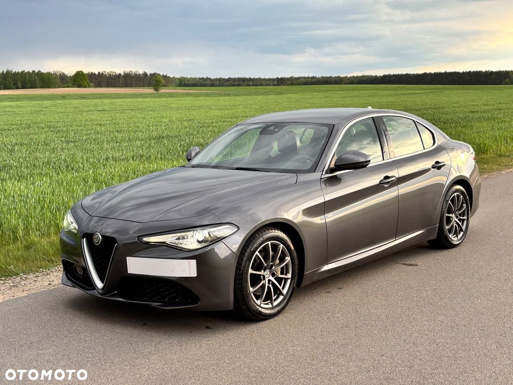 Alfa Romeo Giulia 2.2 AT8 Executive - 5