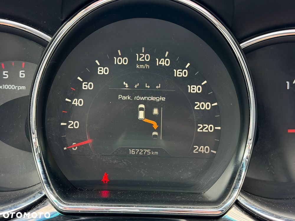 Kia Ceed 1.6 CRDi 136 ISG Platinum Edition - 38