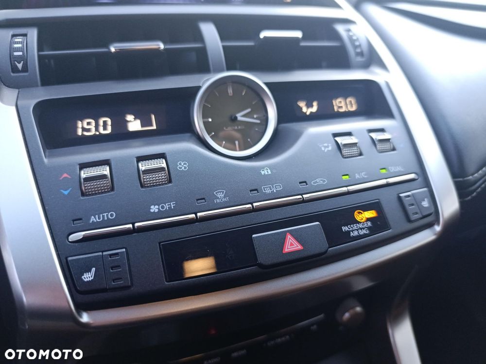 Lexus NX 300 Comfort AWD - 24