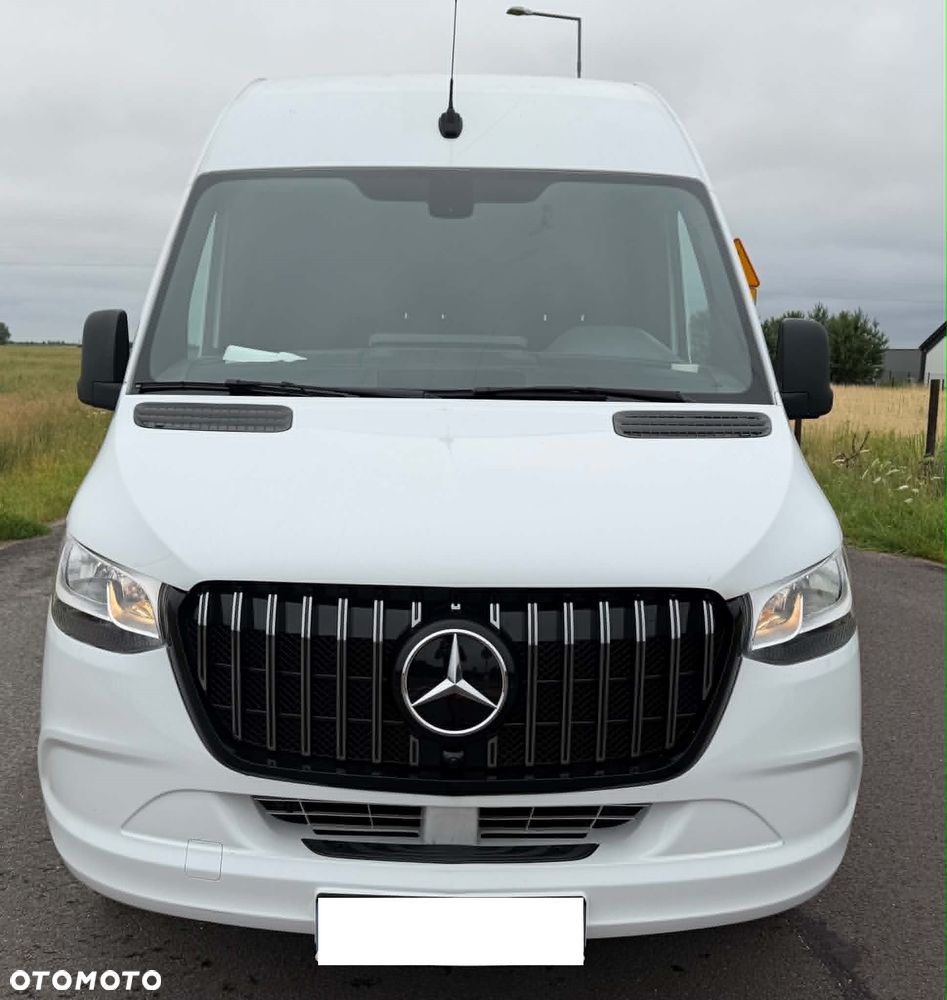 Mercedes-Benz Sprinter - 2