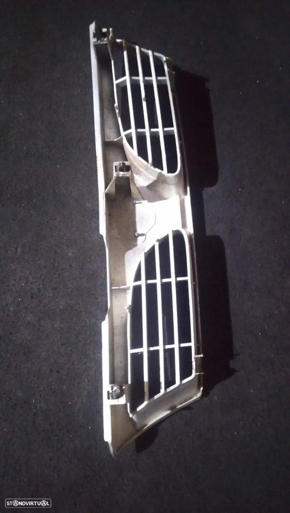 Grelha Frontal Nissan Almera I (N15) - 4