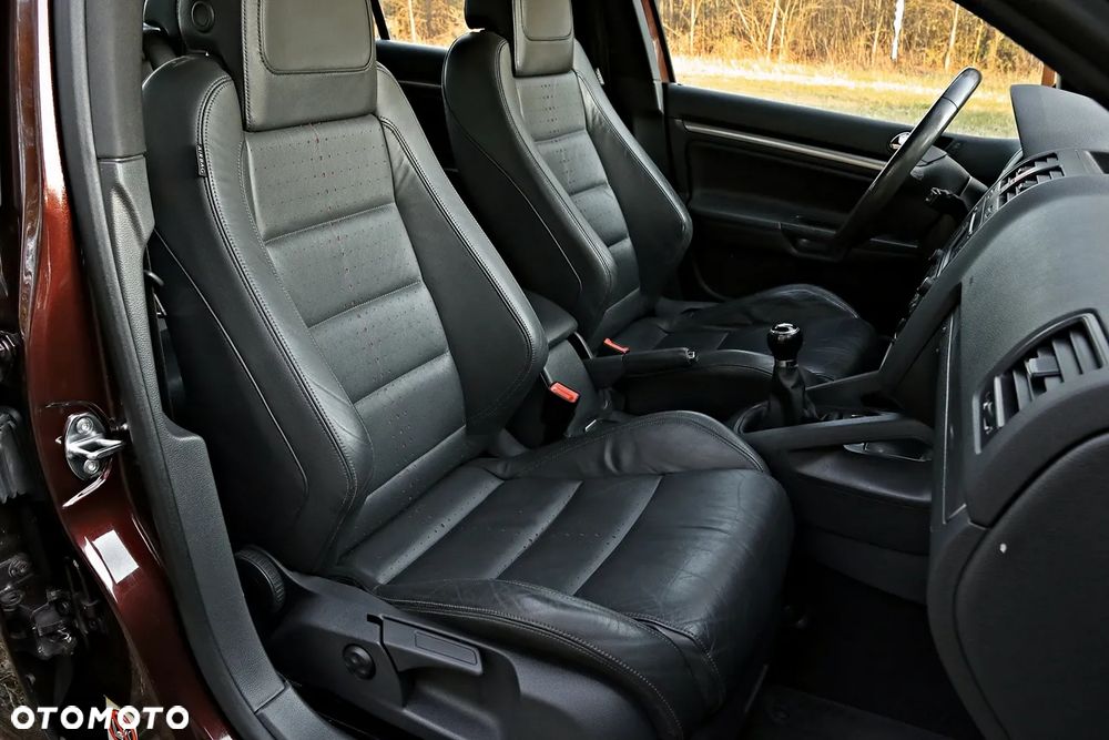 Volkswagen Golf 2.0 FSI 4Motion GT Sport - 32