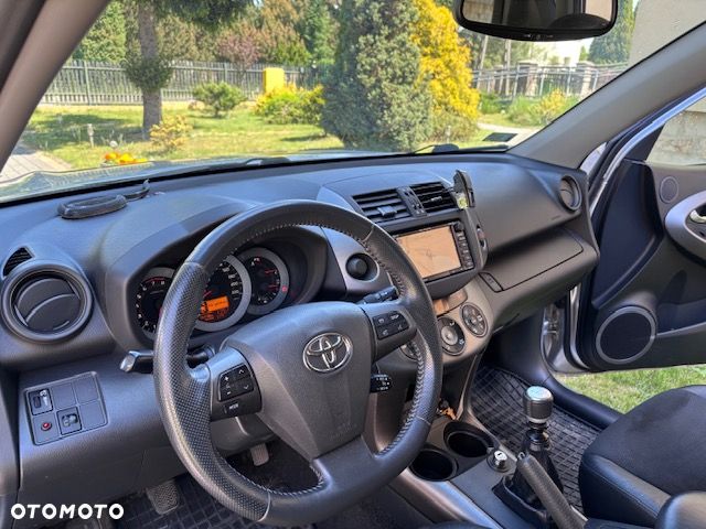 Toyota RAV4 2.0 4x2 - 11