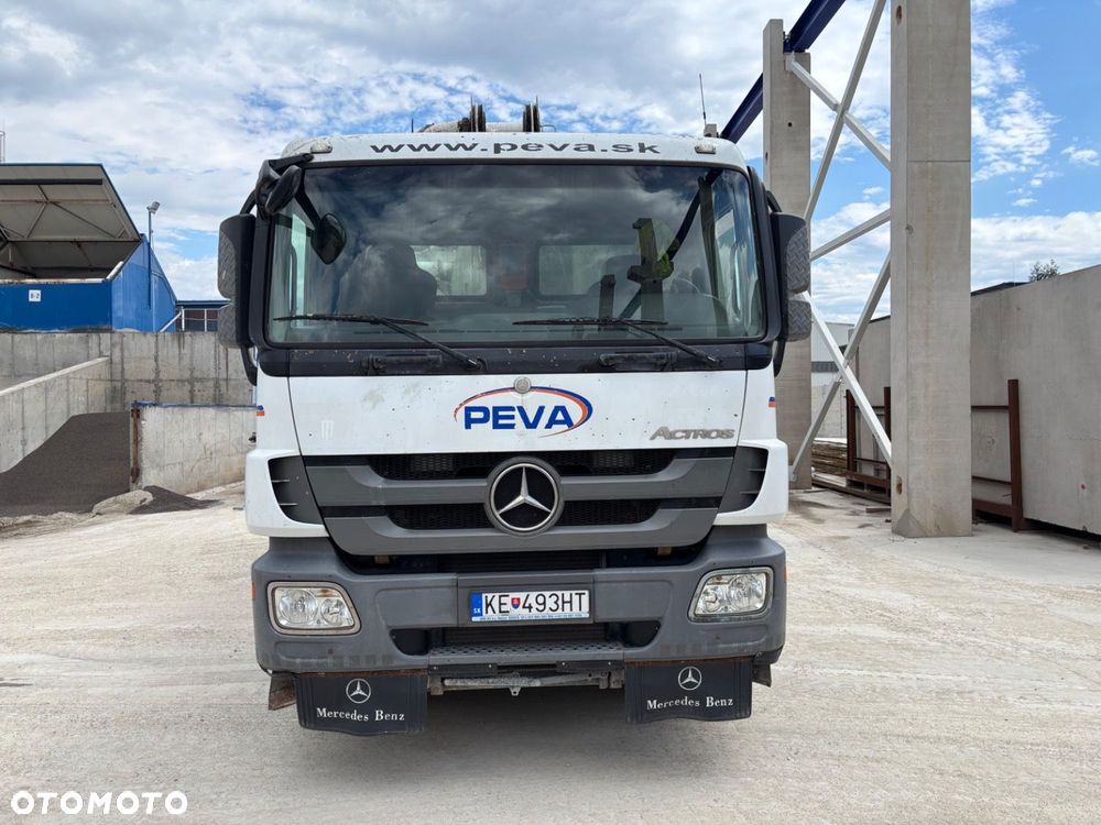 Versalift Actros 4141 8X4 + Putzmaister M24 - 2