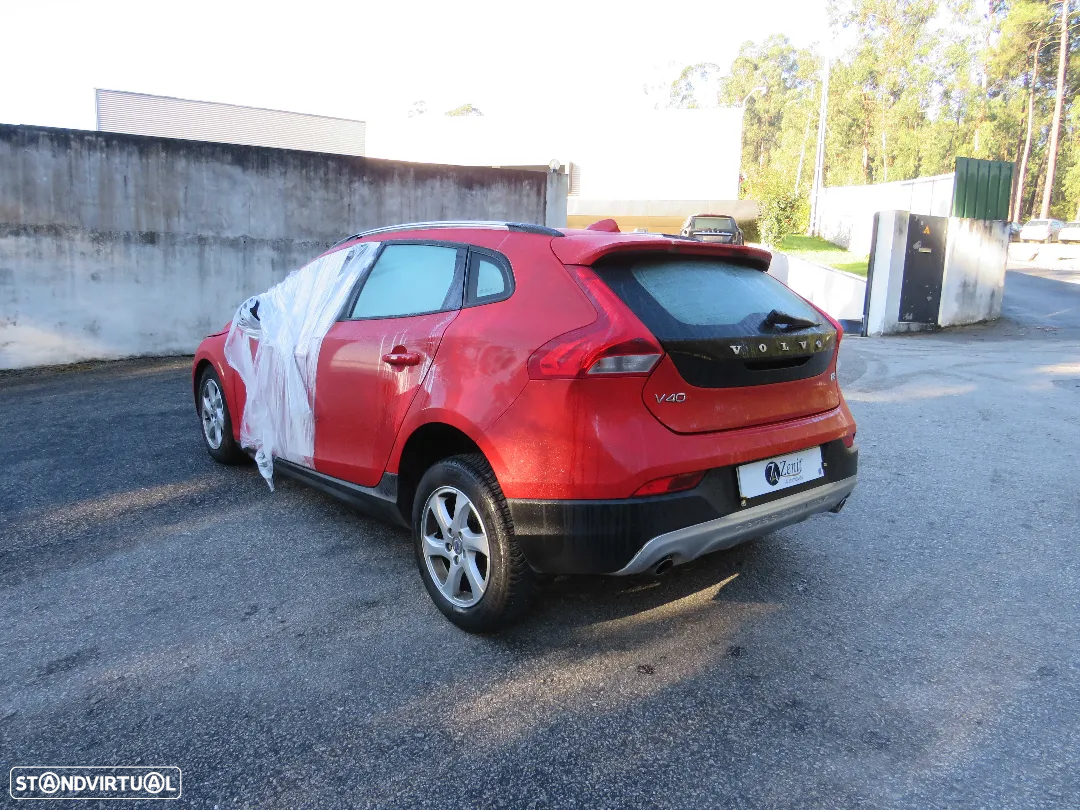 Volvo V40 2.0 D3 (150cv) de 2013  - Peças Usadas (8014) - 3