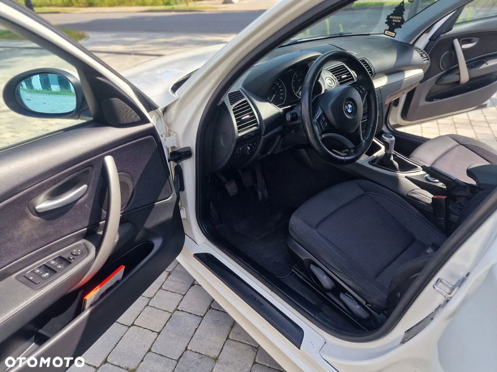 BMW Seria 1 116i - 11