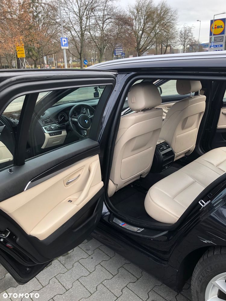 BMW Seria 5 530d xDrive Sport-Aut Luxury Line - 7
