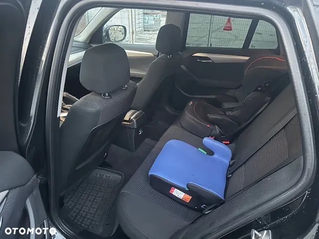 BMW X1 xDrive18d xLine - 10