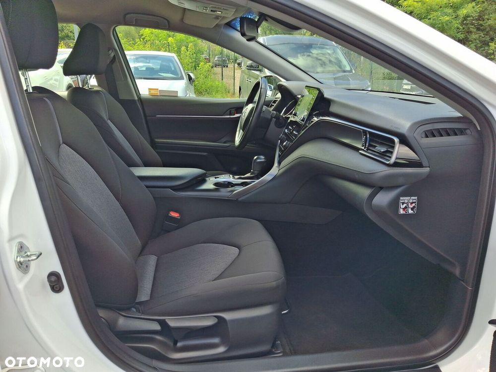 Toyota Camry 2.5 Hybrid Comfort CVT - 17