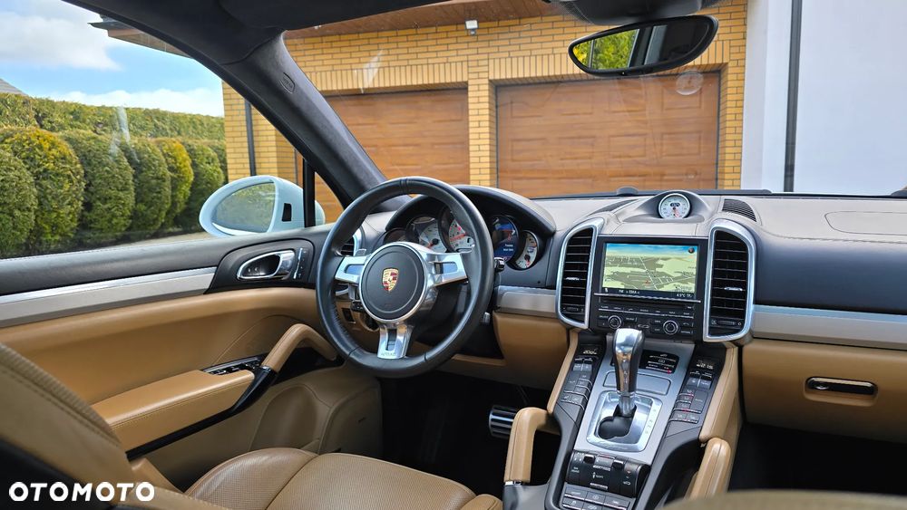 Porsche Cayenne - 22