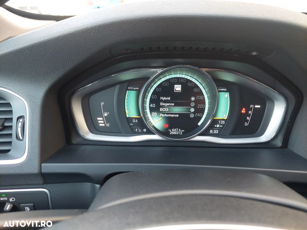 Volvo V60 D6 Plug-In-Hybrid AWD Geartronic Summum - 13