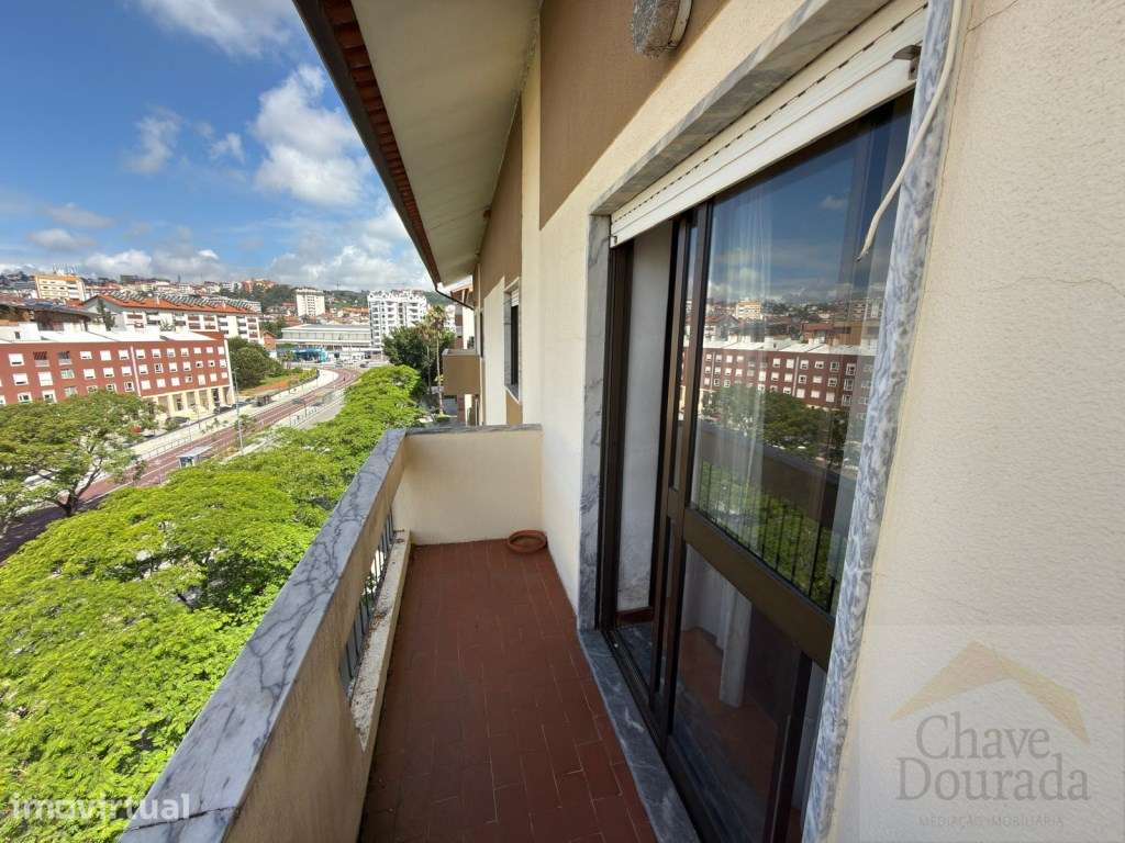 Fantástico apartamento T3 com sótão, na Av. Fernando Namora, com bo... - Grande imagem: 5/22