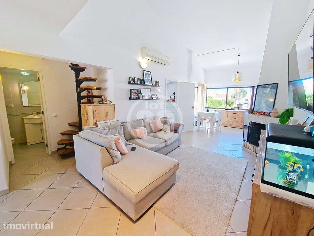 Duplex T3 com Terraço e Churrasqueira Privada, a 15 minutos da praia - Grande imagem: 3/37