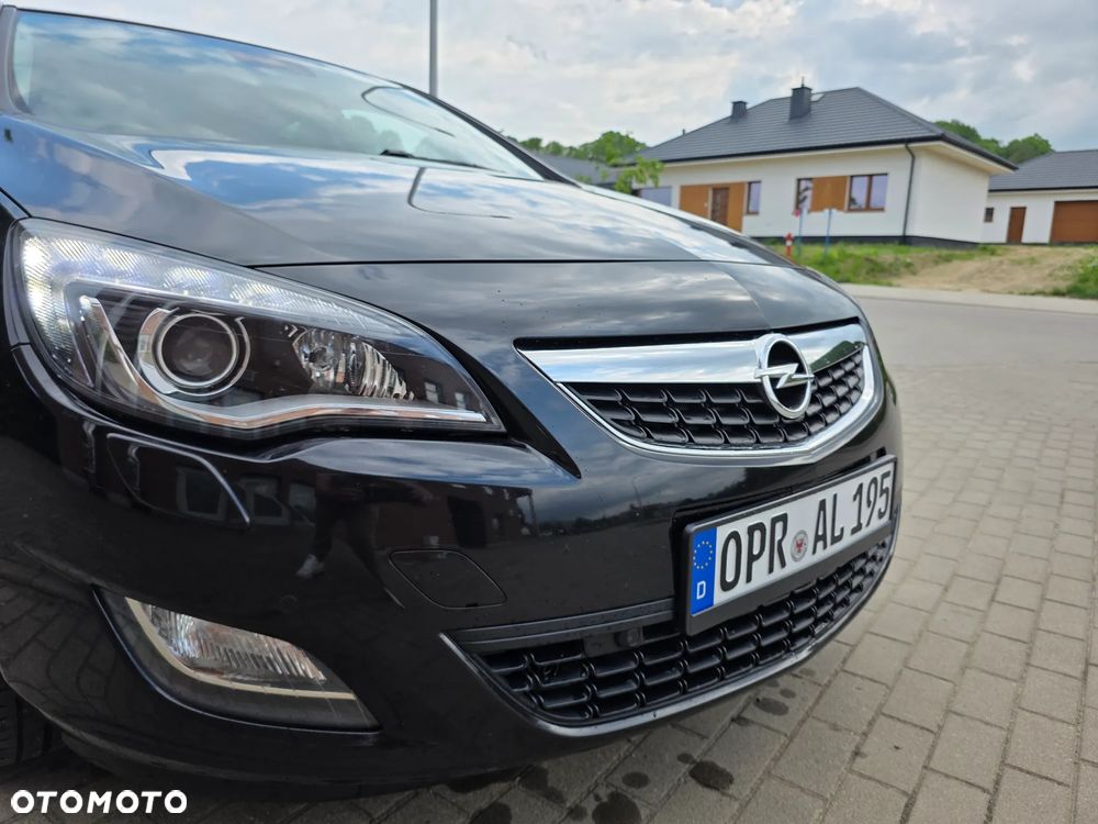 Opel Astra 1.4 Turbo Cosmo - 4