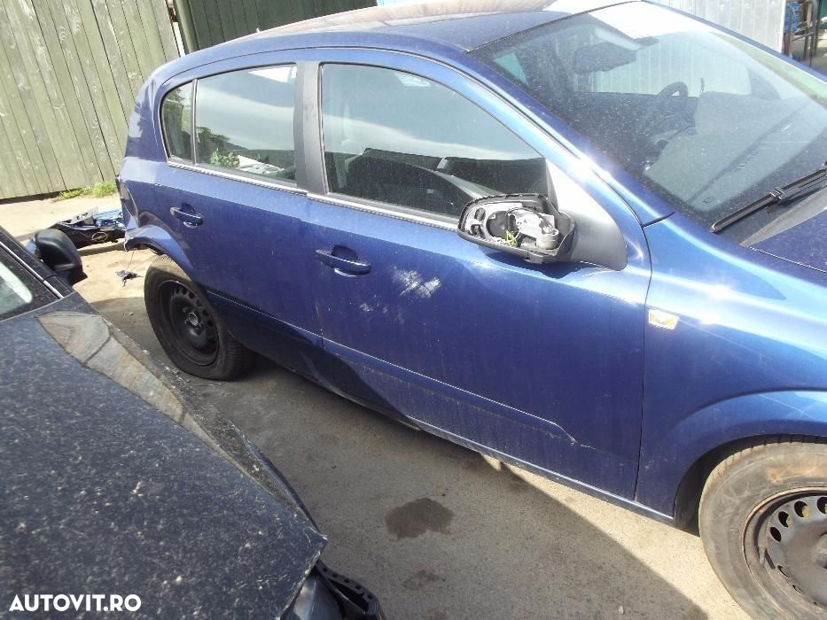 Usa Opel Astra H neagra usi Astra H negre combi dezmembrez astra H 1.3 - 4