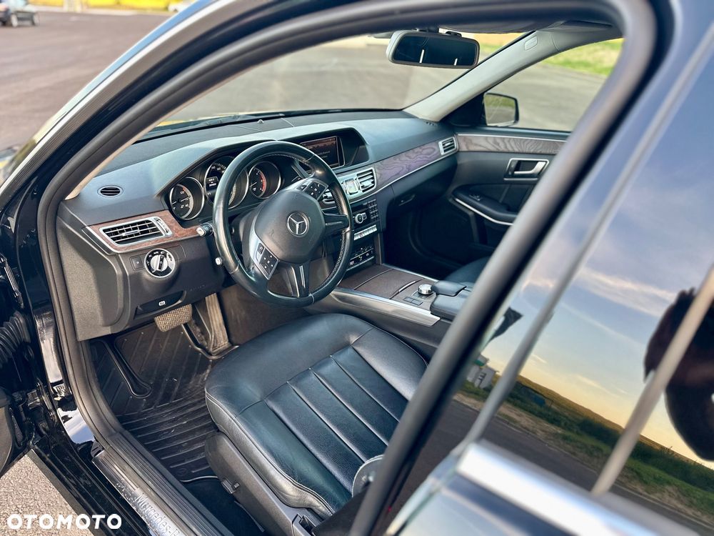 Mercedes-Benz Klasa E 300 BlueTEC 7G-TRONIC - 18
