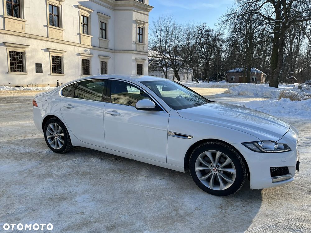 Jaguar XF 2.0 T Prestige - 15