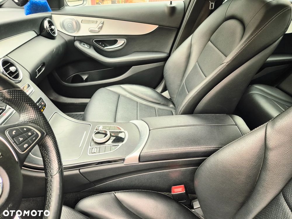 Mercedes-Benz Klasa C 300 9G-TRONIC - 11