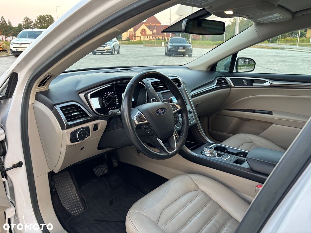 Ford Fusion 2.0 EcoBoost Titanium - 19