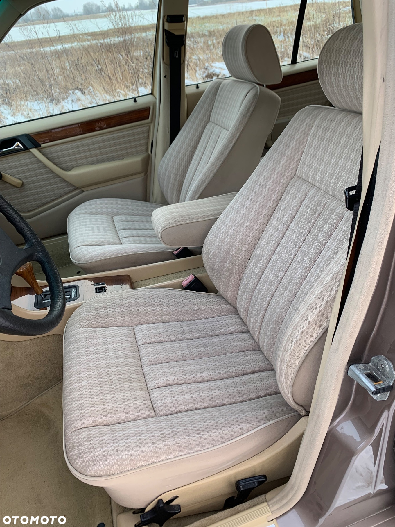Mercedes-Benz W124 (1984-1993) - 25
