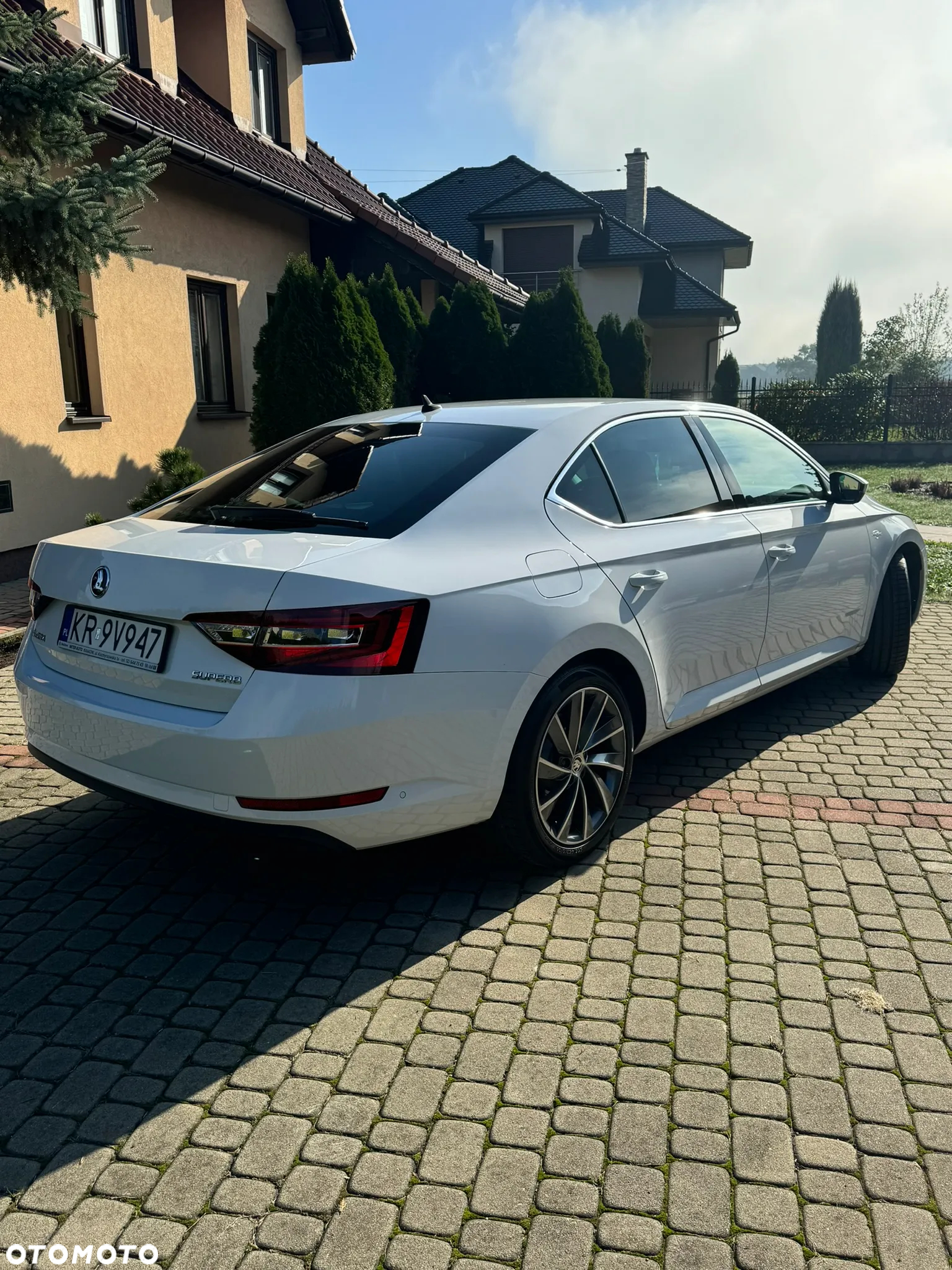Skoda Superb 2.0 TDI L&K DSG - 5