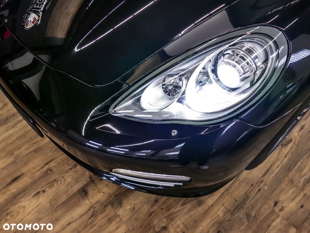 Porsche Panamera 4S PDK - 32