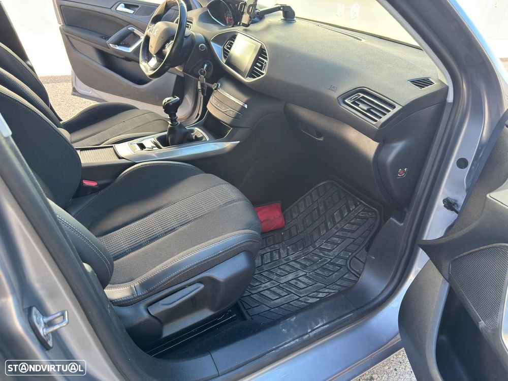 Peugeot 308 SW - 8