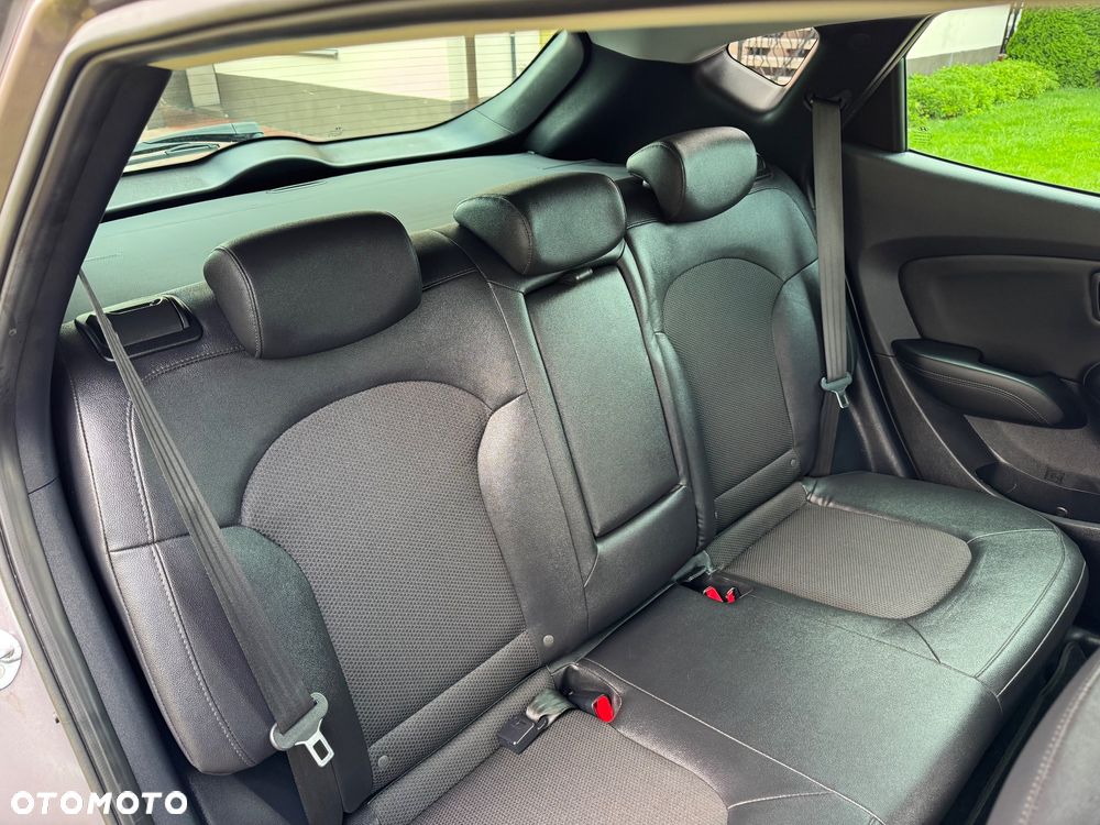 Hyundai ix35 1.6 GDI Premium 2WD - 17