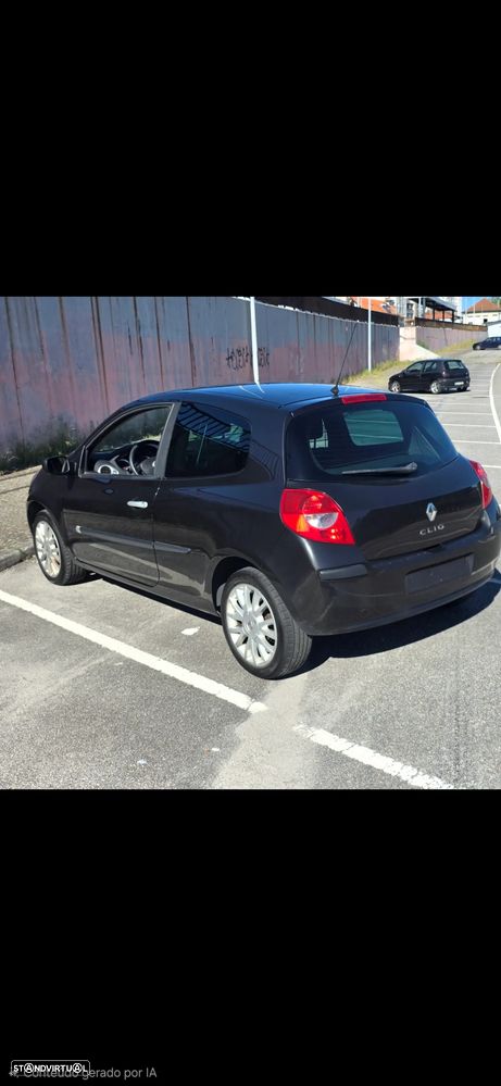 Renault Clio 1.5 dCi Dynamique S - 10