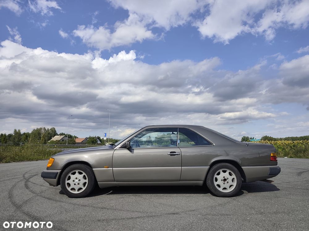 Mercedes-Benz W124 (1984-1993) - 11